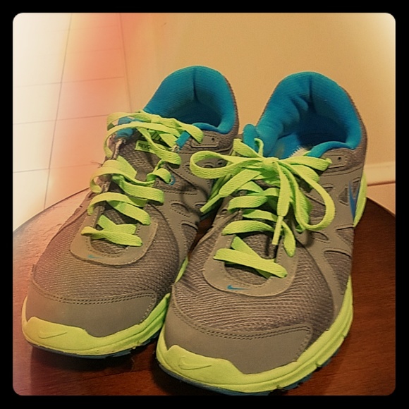 Sneakers - Picture 1 of 2